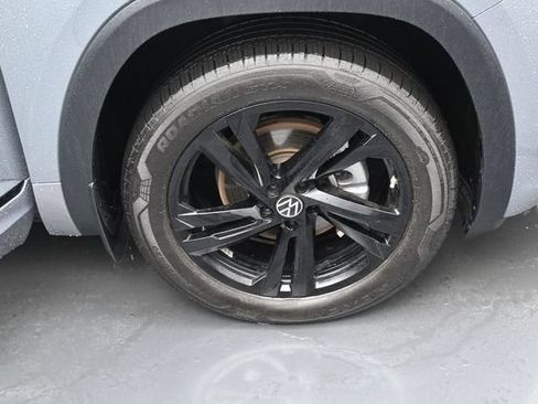 Used 2026 Volkswagen Atlas Cross Sport SEL R-Line AWD/4WD image 41