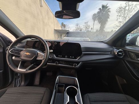 Used 2025 Chevrolet Equinox LT image 33