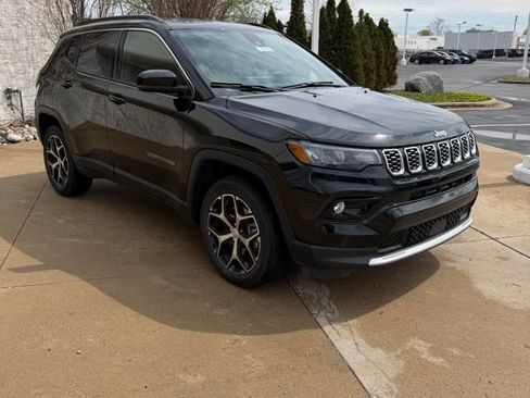 Used 2024 Jeep Compass Limited AWD/4WD image 7