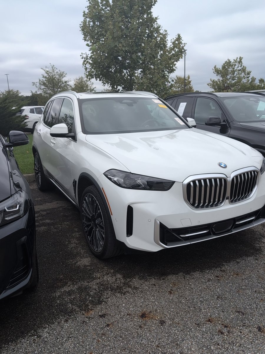 Used 2024 BMW X5 xDrive40i w/ Parking Assistance Package AWD/4WD image 5