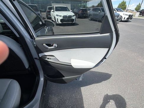 Used 2023 Hyundai Kona Limited AWD/4WD image 23