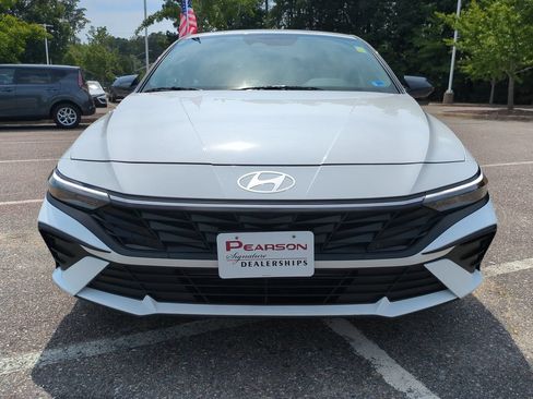 Used 2026 Hyundai Elantra Sport FWD image 9