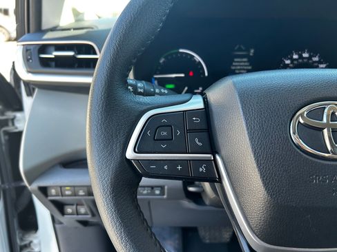 Certified 2023 Toyota Sienna XLE w/ XLE Plus Package AWD/4WD image 16