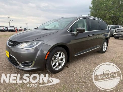 Used 2018 Chrysler Pacifica Touring-L Plus w/ Advanced Safetytec Group FWD image 1
