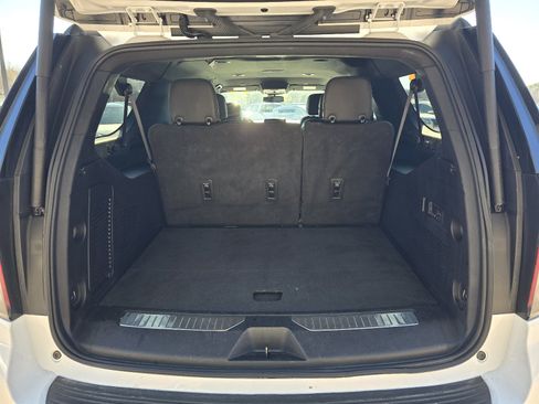 Used 2023 Chevrolet Suburban Premier image 25