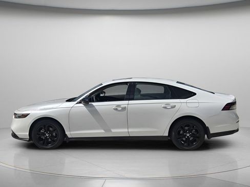 Certified 2025 Honda Accord SE image 4
