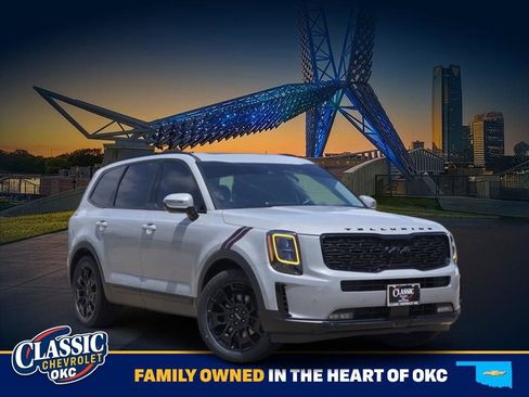 Used 2022 Kia Telluride SX w/ Nightfall Edition Package AWD/4WD image 1