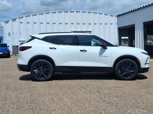 Used 2023 Chevrolet Blazer LT FWD image 7