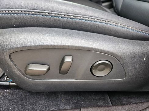 Used 2025 Chevrolet Equinox EV LT w/ Convenience Package FWD image 9