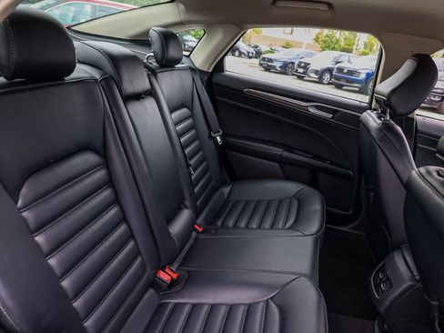 Used 2020 Ford Fusion SEL FWD image 17