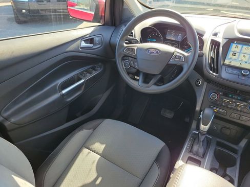 Used 2019 Ford Escape SE image 13