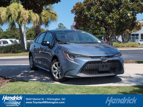Used 2021 Toyota Corolla LE FWD image 1