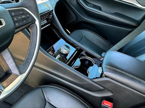 Certified 2023 Jeep Grand Cherokee L Limited w/ Luxury Tech Group II image 14