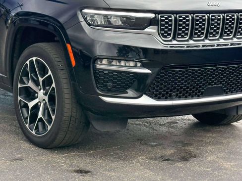 Used 2025 Jeep Grand Cherokee Summit AWD/4WD image 5