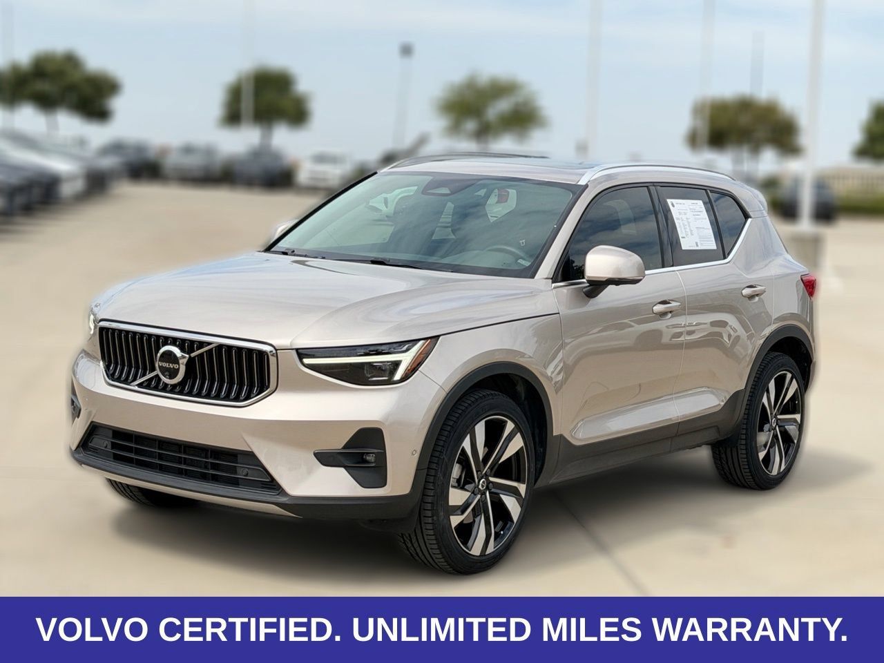 Certified 2024 Volvo XC40 B5 Plus w/ Protection Package Premier AWD/4WD image 5