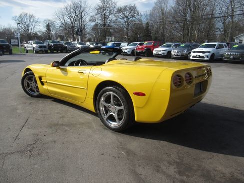 Used 2001 Chevrolet Corvette Convertible w/ Preferred Equipment Group2 image 12