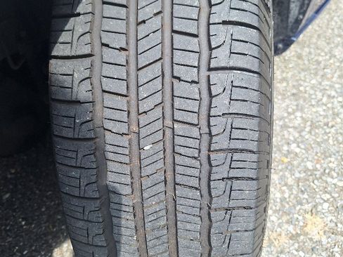 Used 2015 Chrysler Town & Country Touring-L w/ Driver Convenience Group image 37