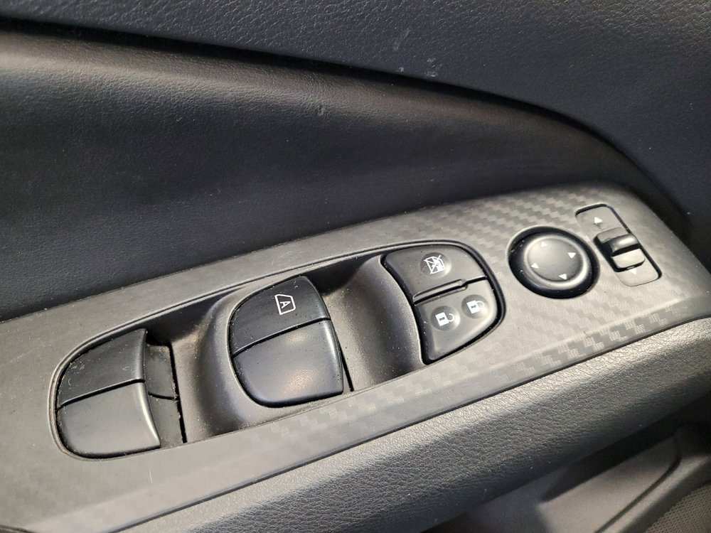 Used 2025 Nissan Altima 2.5 SV w/ SV Premium Package FWD image 32