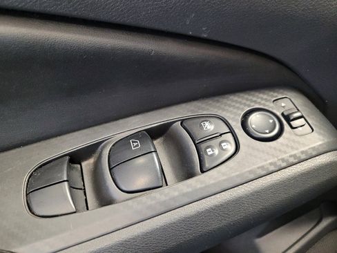 Used 2025 Nissan Altima 2.5 SV w/ SV Premium Package FWD image 32