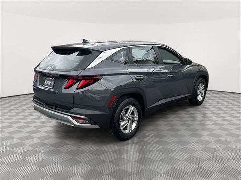 Used 2025 Hyundai Tucson SE FWD image 6
