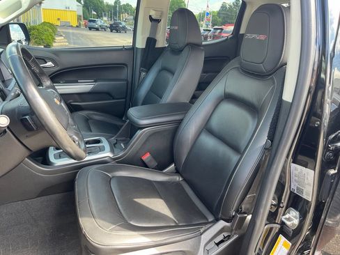 Used 2022 Chevrolet Colorado ZR2 w/ ZR2 Midnight Special Edition AWD/4WD image 11