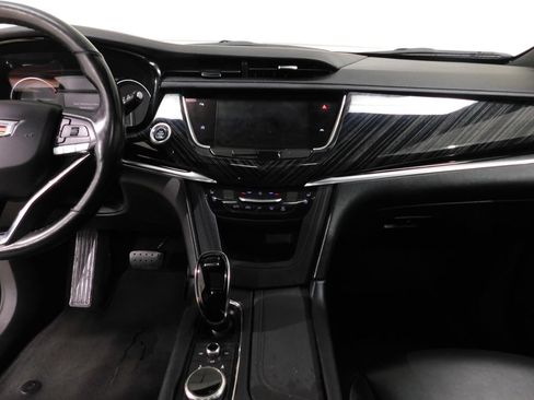 Used 2025 Cadillac XT6 Premium Luxury AWD/4WD image 34