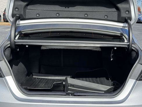 Used 2020 Toyota Camry SE image 12