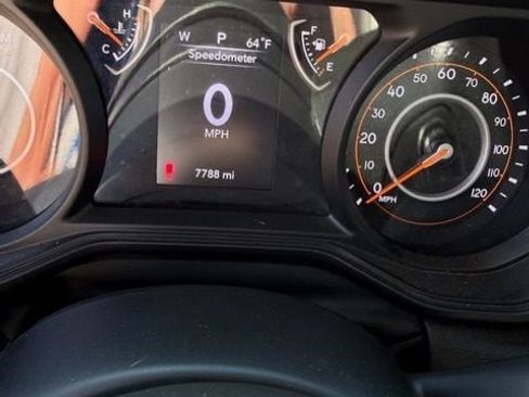 Used 2024 Jeep Gladiator Sport AWD/4WD image 5