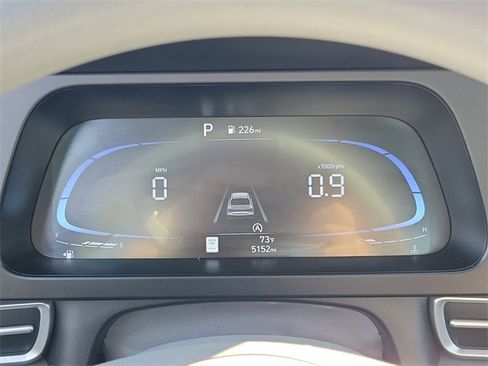 Used 2025 Hyundai Elantra SE image 7