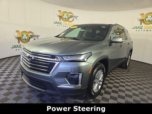 Used 2022 Chevrolet Traverse LT FWD image 3