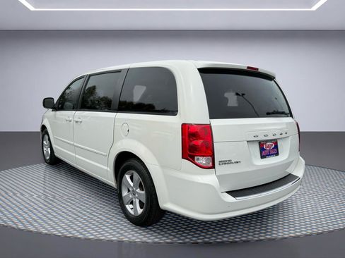 Used 2013 Dodge Grand Caravan SE FWD image 4
