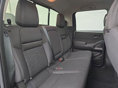 Used 2024 Nissan Frontier SV w/ Technology Package image 38