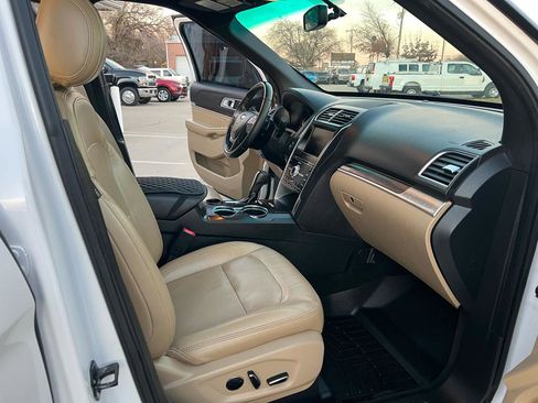Used 2016 Ford Explorer Limited image 9