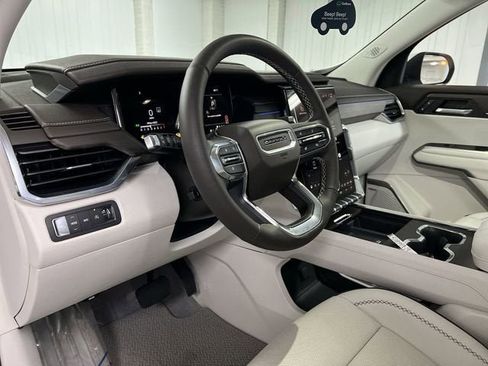Certified 2025 GMC Acadia Denali AWD/4WD image 10