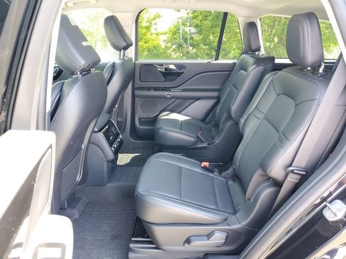 Used 2025 Lincoln Aviator AWD image 14