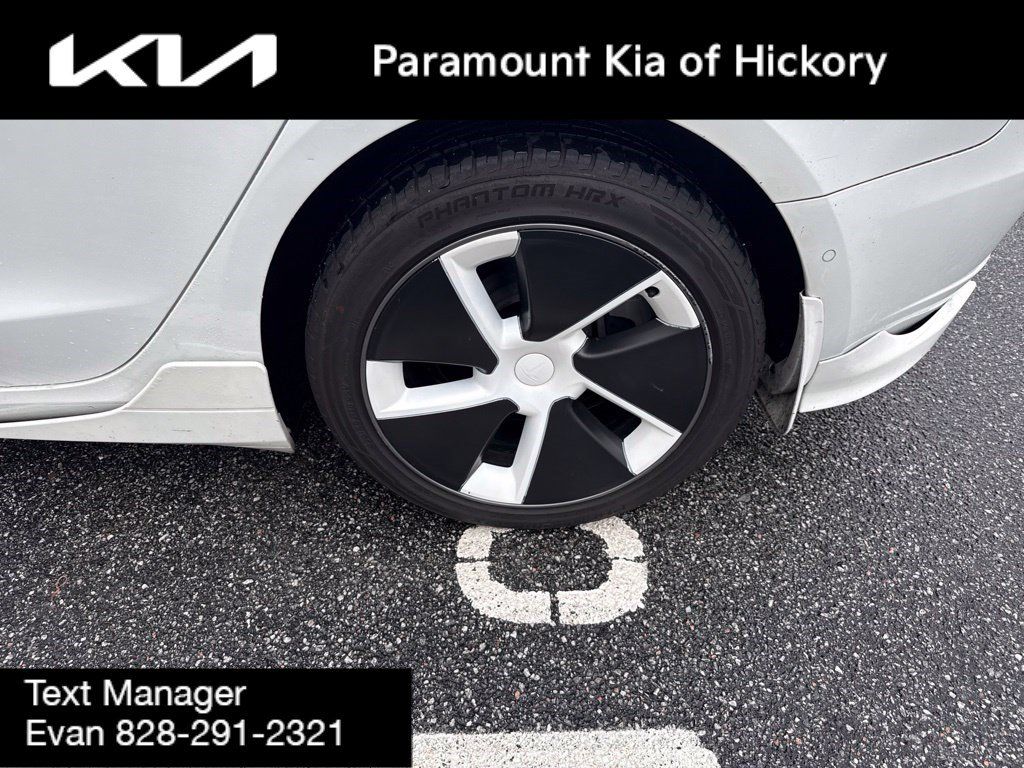 Used 2022 Tesla Model 3 Long Range AWD/4WD image 2