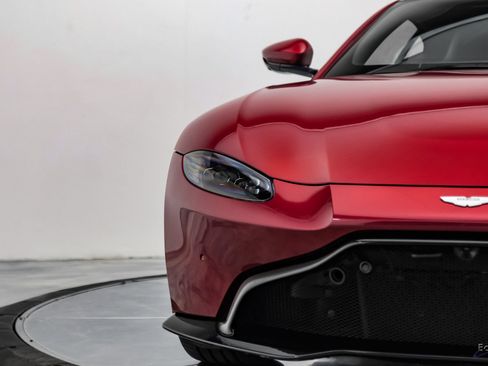 Used 2019 Aston Martin V8 Vantage Coupe RWD image 36