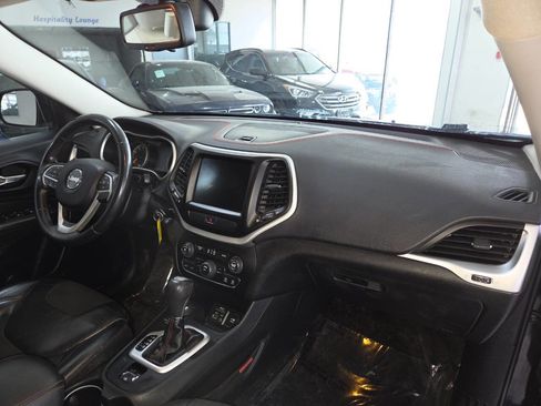 Used 2015 Jeep Cherokee Trailhawk image 29