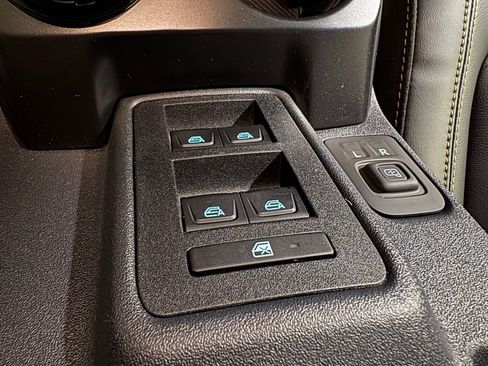 New 2025 Ford Bronco Badlands w/ Sasquatch Package AWD/4WD image 19