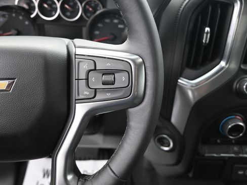 Used 2022 Chevrolet Silverado 1500 LT image 12