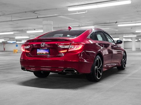 Used 2018 Honda Accord Sport image 6