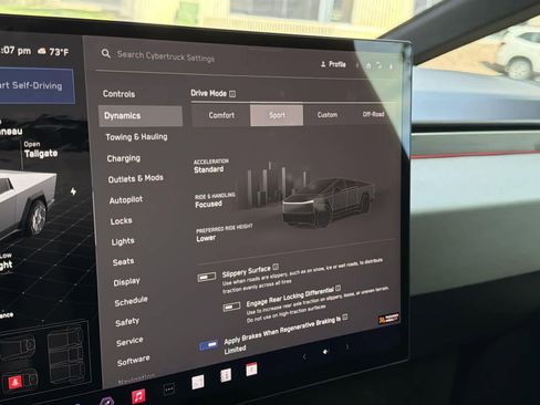 Used 2024 Tesla Cybertruck AWD Crew Cab image 22