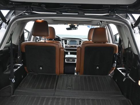 Used 2018 Toyota Highlander Limited Platinum image 30