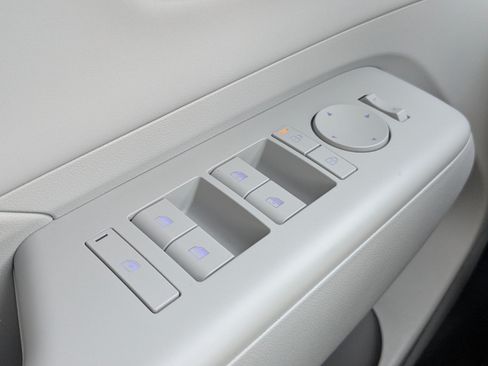 New 2026 Hyundai Kona SEL Premium FWD image 30