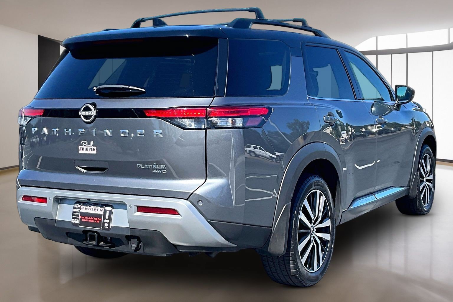Used 2023 Nissan Pathfinder Platinum AWD/4WD image 7