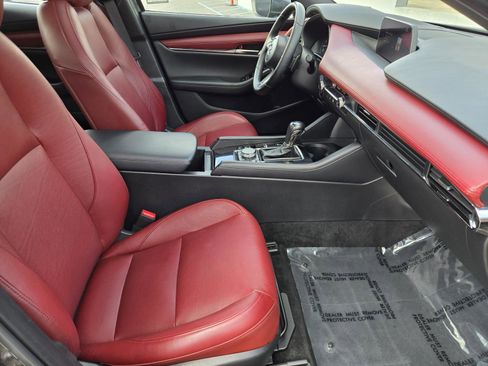 Used 2022 MAZDA MAZDA3 s image 31