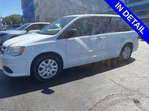 Used 2015 Dodge Grand Caravan SE w/ Quick Order Package 29E SE FWD image 3