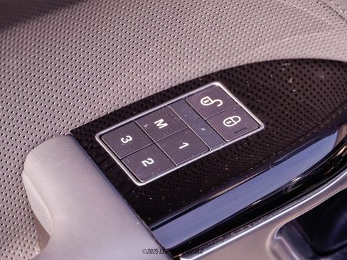 Used 2017 Land Rover Range Rover LWB SV Autobiography image 37