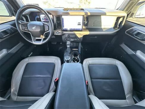 Used 2023 Ford Bronco Wildtrak image 20