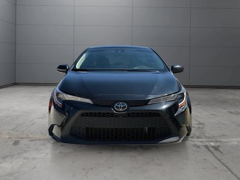 Used 2020 Toyota Corolla LE FWD image 2